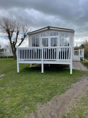 Captivating 2-Bed Lodge in Great Yarmouth